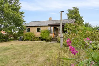 Villa på Lindevej 2, Aakirkeby, 3720 Aakirkeby
