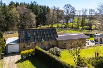 Villa på Elbjergvej 27, Kattrup, 8732 Hovedgård