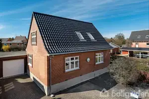 Villa på Jernbanegade 83, 9560 Hadsund