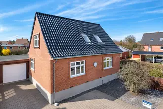 Villa på Jernbanegade 83, 9560 Hadsund