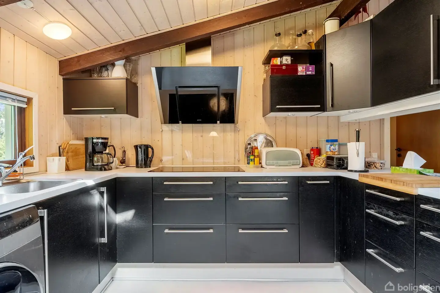 Velholdt og hyggeligt sommerhus - Visning 5