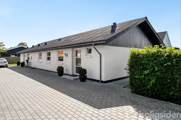 Villa på Damvej 1, 9370 Hals