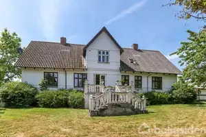 Landejendom på Hadrupvej 90, 8732 Hovedgård