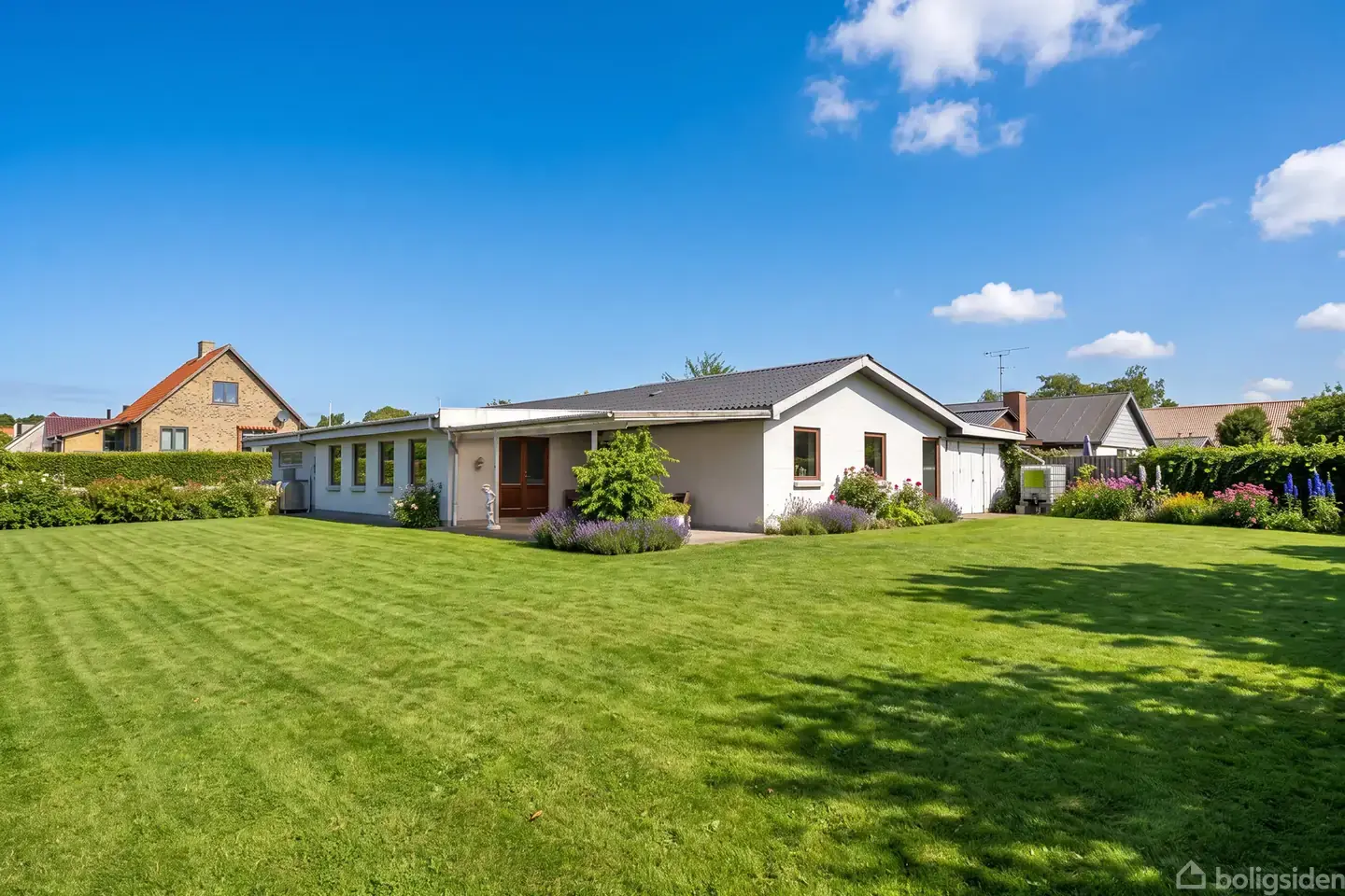 Villa på Åvangen 2, 8520 Lystrup
