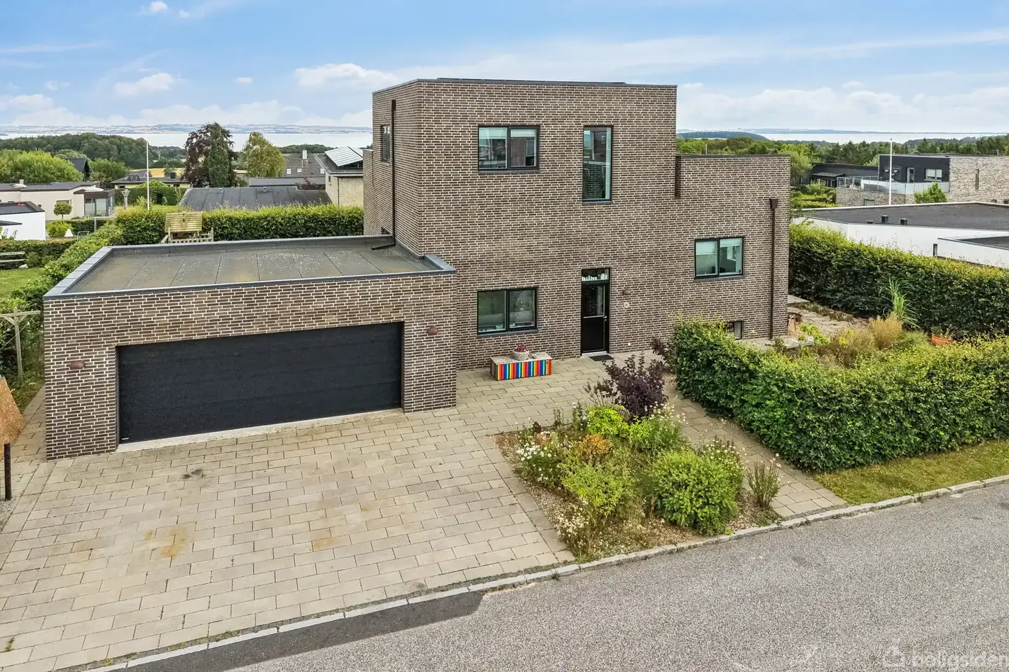 Højtbeliggende funkisvilla med panoramaudsigt - Visning 2