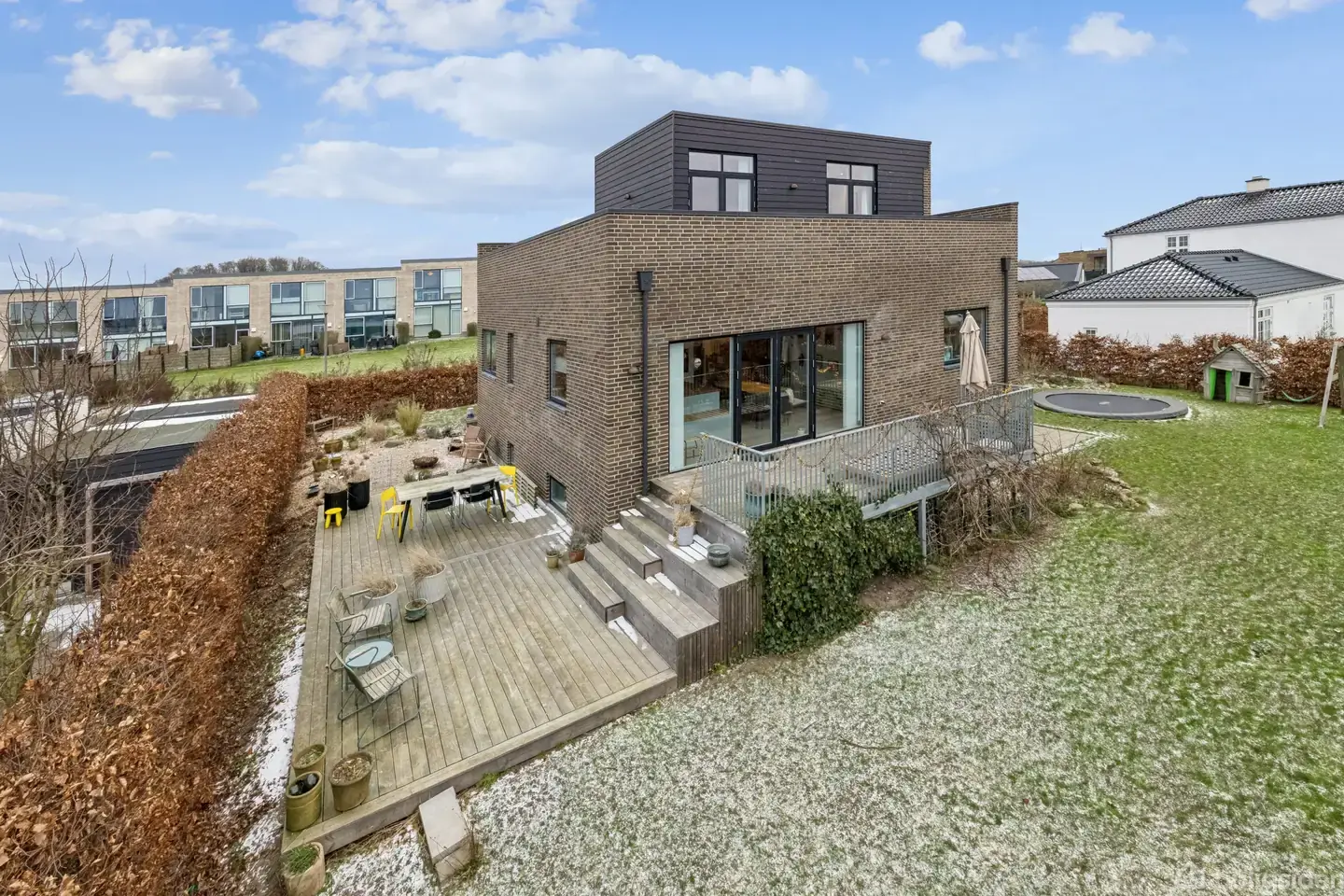 Højtbeliggende funkisvilla med panoramaudsigt