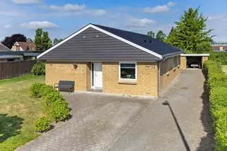 Villa på Thujavej 71, Dyrup, 5250 Odense SV