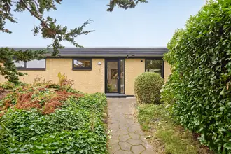 Villa på Krokusvej 2, 8381 Tilst