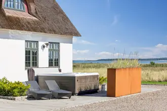 Landejendom på Skaubjergvej 1, Ho, 6857 Blåvand