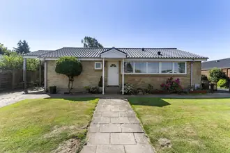 Villa på H.J. Poulsens Allé 4, Sanderum, 5250 Odense SV