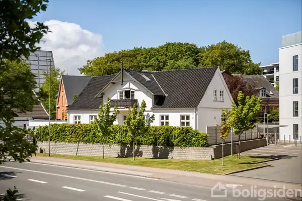 270 m² villa med masser af muligheder