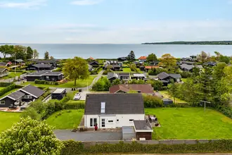 Fritidshus på Hvidbjergvej 32, Høll, 7080 Børkop
