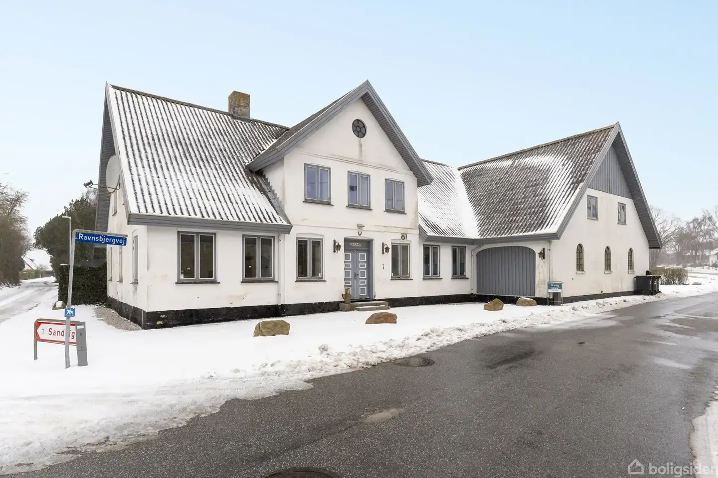 Familievenlig villa med masser af plads og skøn have i Stevning
