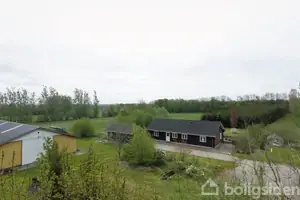 Landejendom på Bækvej 6, 7160 Tørring