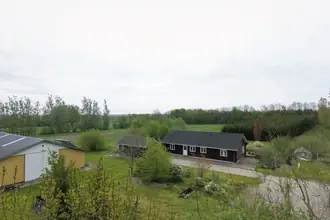 Landejendom på Bækvej 6, 7160 Tørring