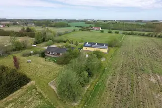 Landejendom på Bækvej 6, 7160 Tørring
