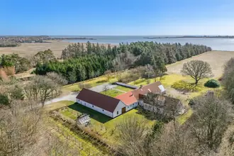 Landejendom på Sønderskovvej 53, 9370 Hals