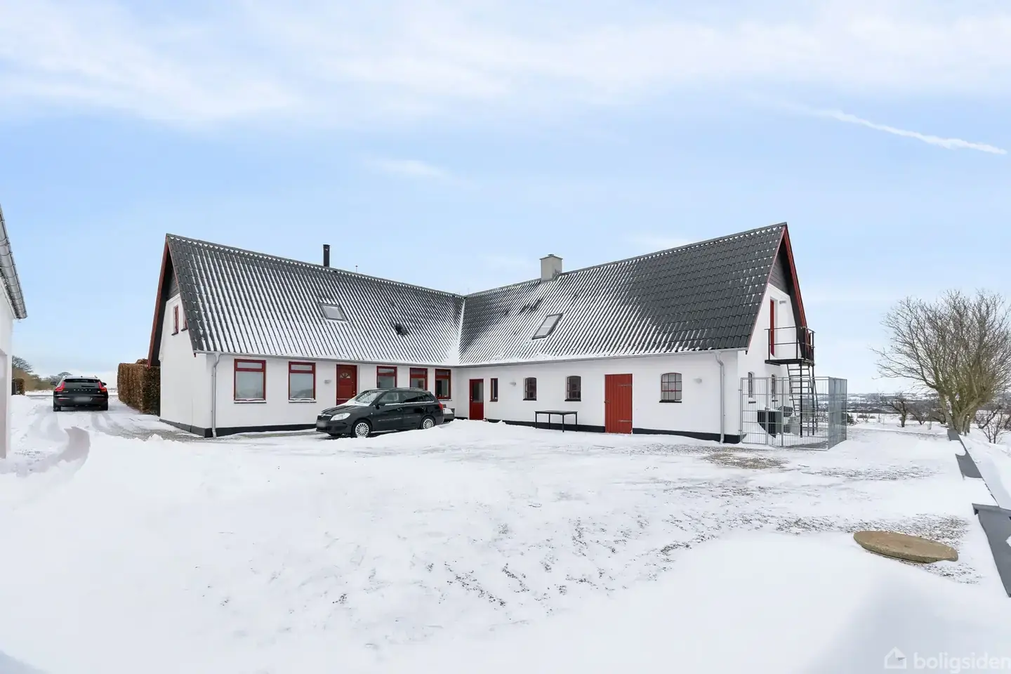 Naturrig landejendom med ro, udsigt og unikke muligheder