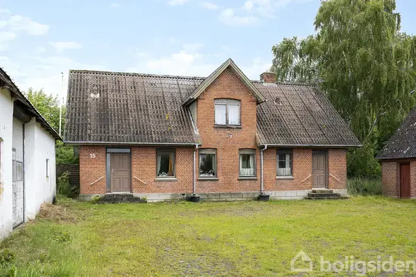 Landejendom på Attrupvej 15, 8550 Ryomgård