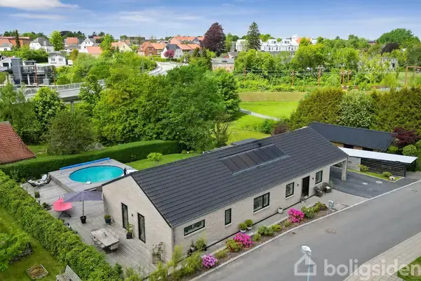 Villa på Kærvej 1A, 8362 Hørning