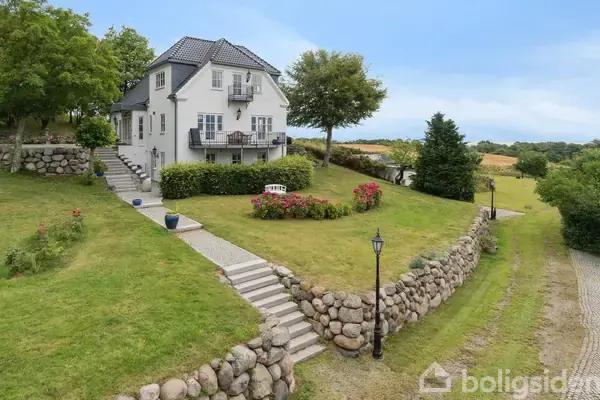 Landejendom på Sibirien 31, 8420 Knebel