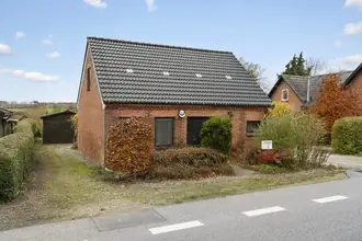 Villa på Byvejen 12, Langå, 5874 Hesselager