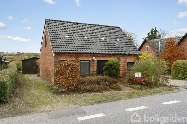 Villa på Byvejen 12, 5874 Hesselager