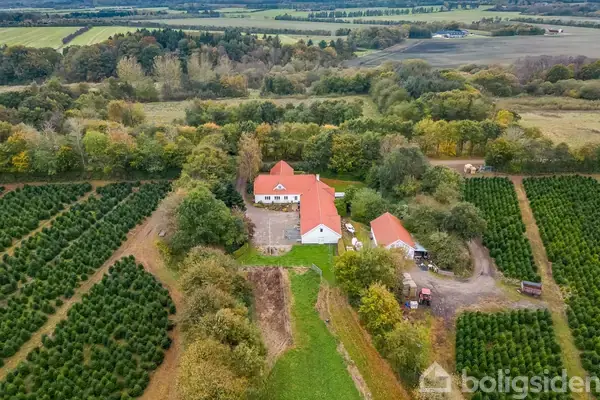 Landejendom på Hedevej 40, 6800 Varde