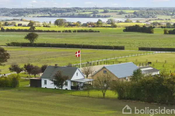 Landejendom på Søndermarkvej 10, 6093 Sjølund
