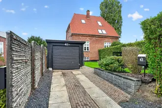 Villalejlighed på Saxhøjvej 43, 1., 2500