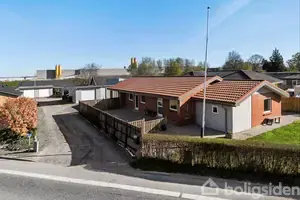Villa på Vandmøllevej 42, 8723 Løsning