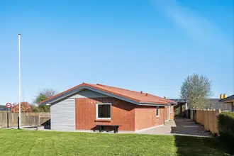 Villa på Vandmøllevej 42, 8723 Løsning