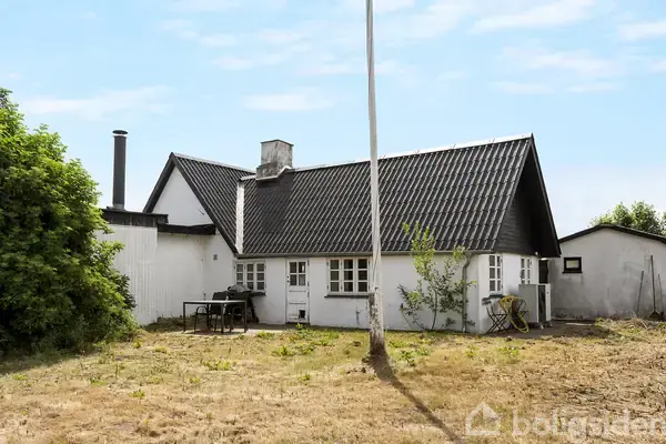 Villa på Tryggevældevej 1, 4652 Hårlev