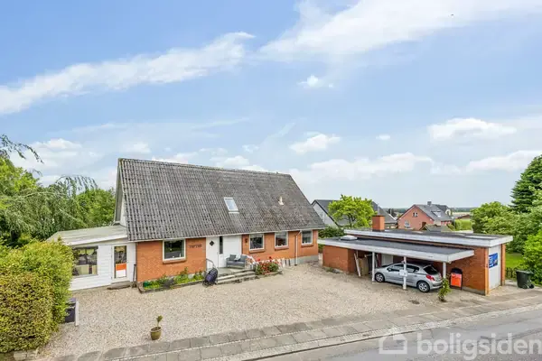 Villa på Toftevej 4, 8723 Løsning