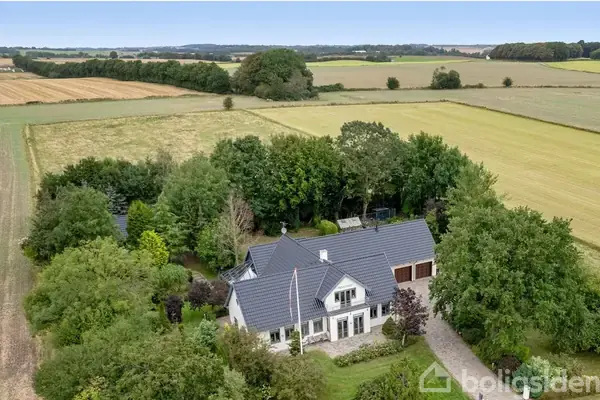 Landejendom på Edelhoffvej 13, 8462 Harlev J