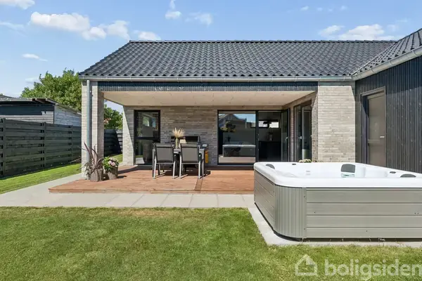 Villa på Skolegade 7, 9700 Brønderslev