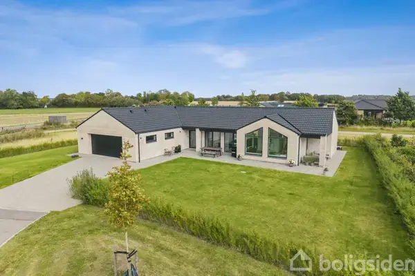 Villa på Bjergegårdsvej 43, 8382 Hinnerup