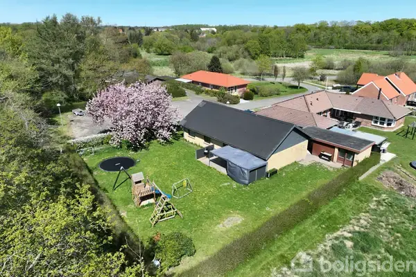 Villa på Kærsangervej 8, 9352 Dybvad