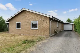 Villa på Blichersvej 8, 8723 Løsning