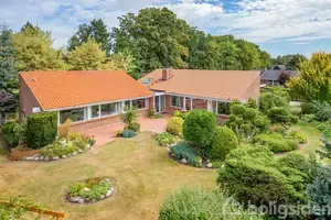 Villa på Skovlunden 52, 7323 Give