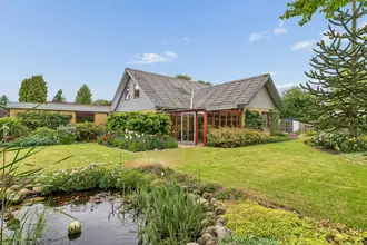 Villa på Anne-Maries Vej 3, Lind, 7400 Herning