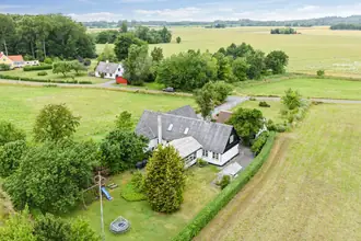 Landejendom på Savmøllevej 4, Østermarie, 3751 Østermarie