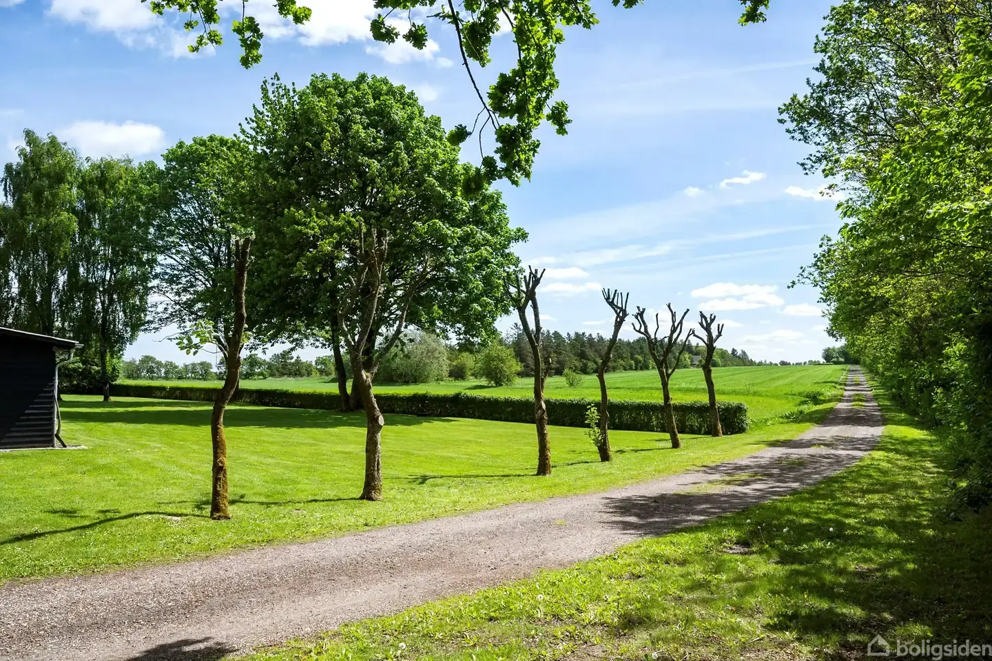 Her får du en velholdt villa på landet hvor du rigtig kan slappe af i stilhed. - Visning 3