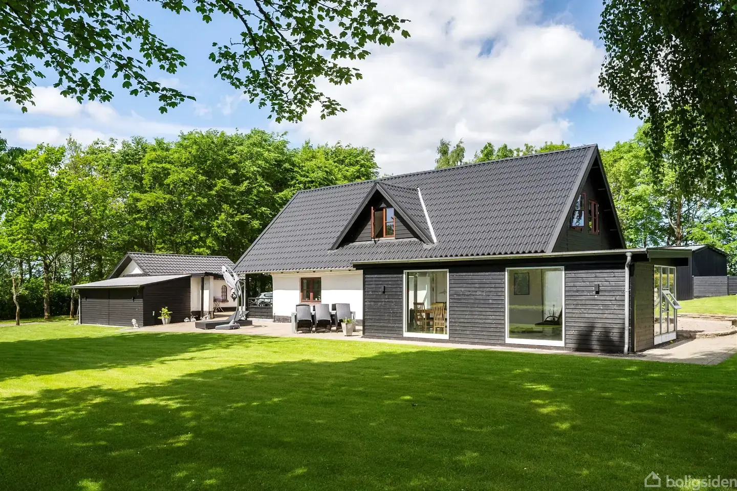 Her får du en velholdt villa på landet hvor du rigtig kan slappe af i stilhed. - Visning 2
