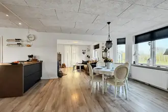 Villa på Klintevej 9, Klokkerholm, 9320 Hjallerup