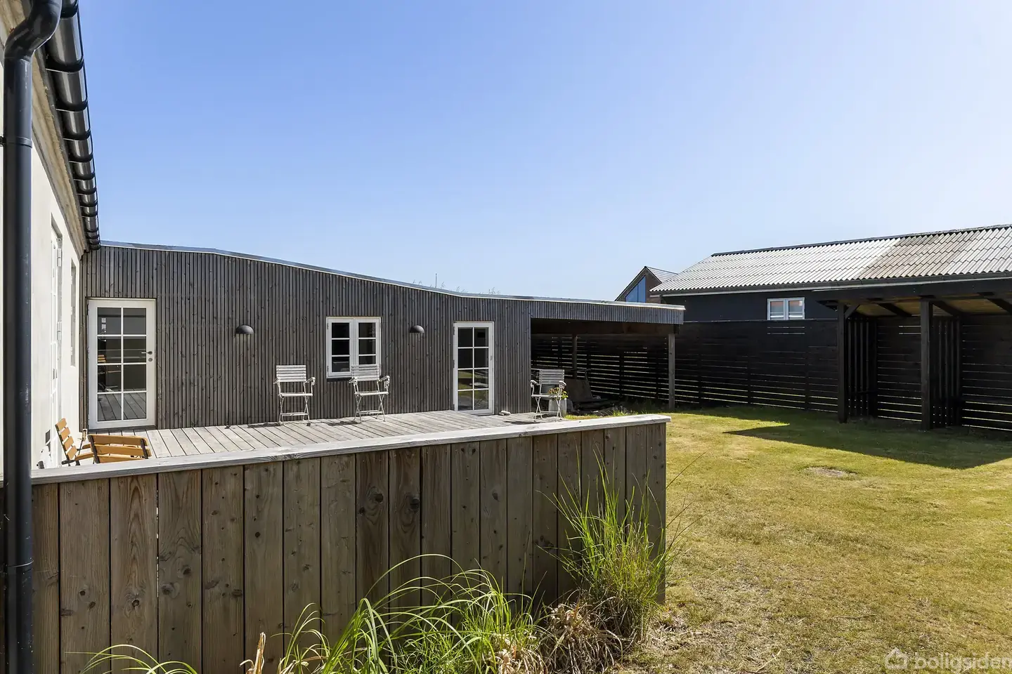 Stemningsfuld villa med moderne tilbygning midt i Nørre Vorupør - Visning 3