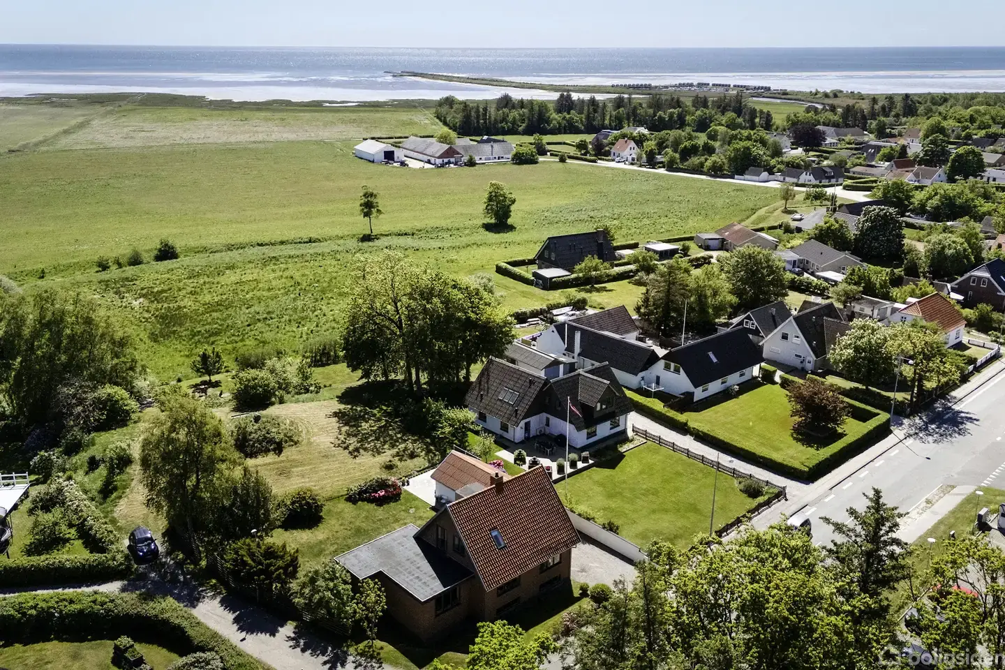 Smukt renoveret villa med fantastisk havudsigt
