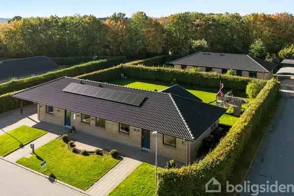Villa på Rønnevangen 12, 8471 Sabro