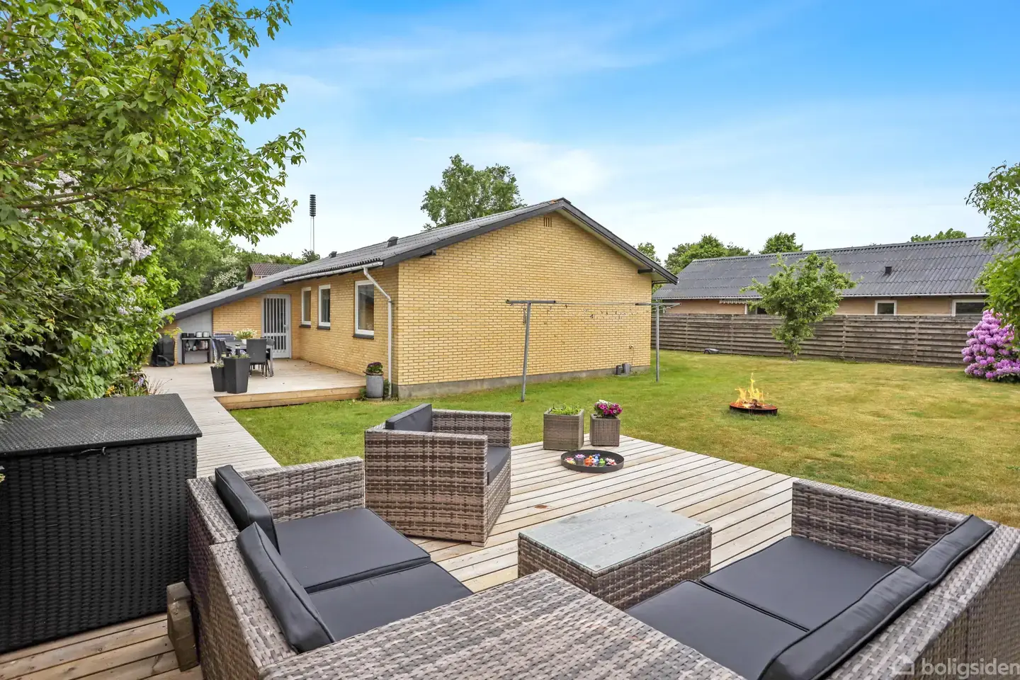 Fuldmuret villa med god planløsning og skønne udearealer - Visning 2