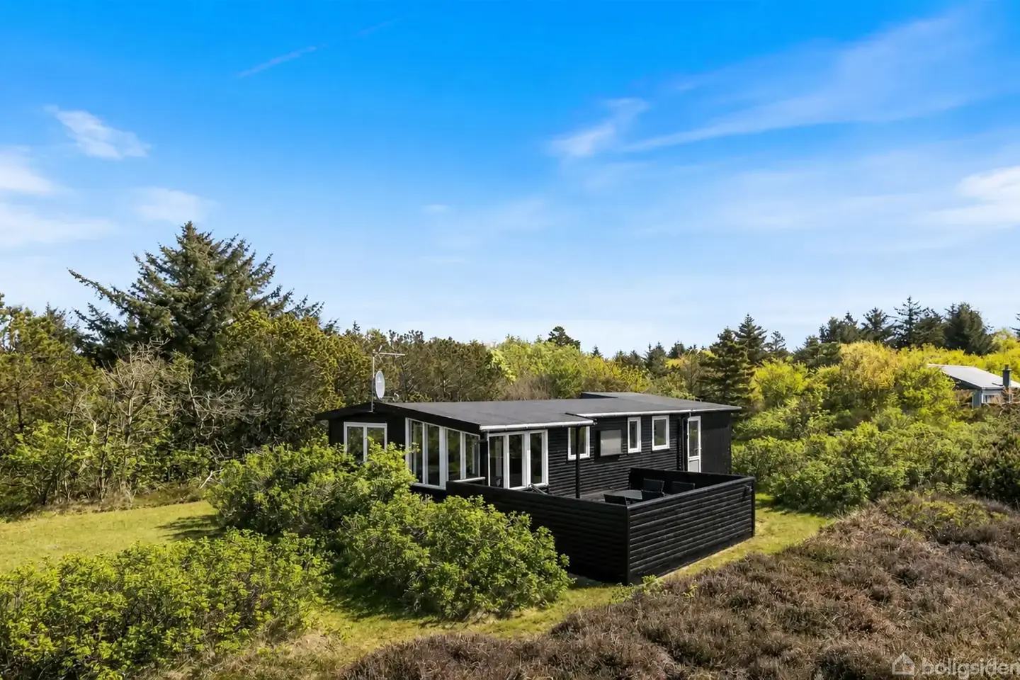 Hyggeligt og moderniseret sommerhus på Lodbjerg Hede